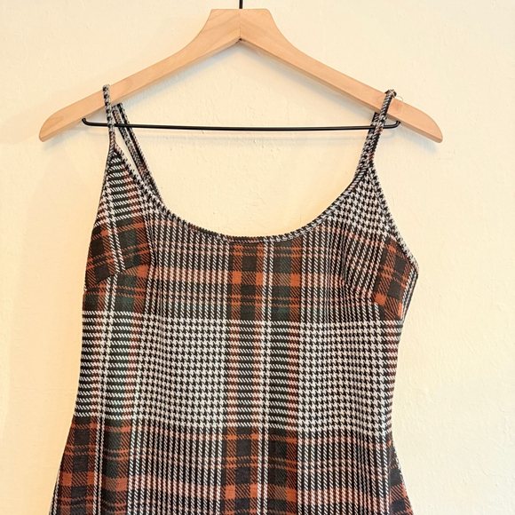 Better Be Women's Gray/Orange Plaid Sleeveless Mini Dress Size Small - Picture 4 of 5